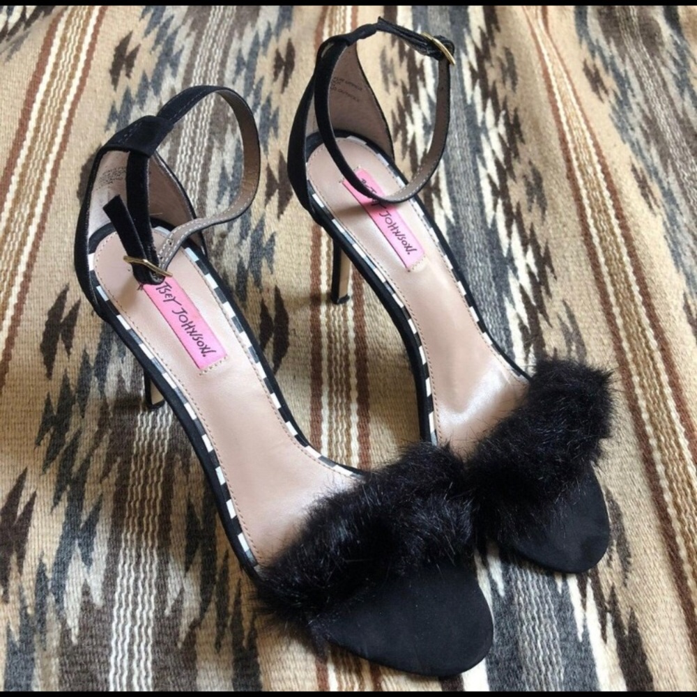 Betsy Johnson Black Fur Strappy Heels Size 10